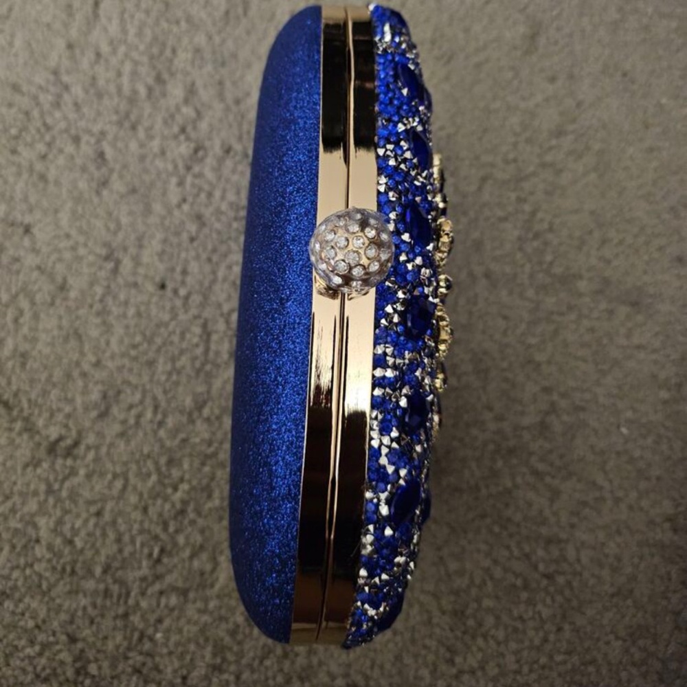 💎 Jewel Encrusted Purse 💎 - Picture 8 of 9